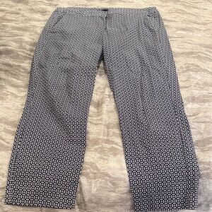 Donna Ricco Navy and White Geometric Ponte Pants (size 10)